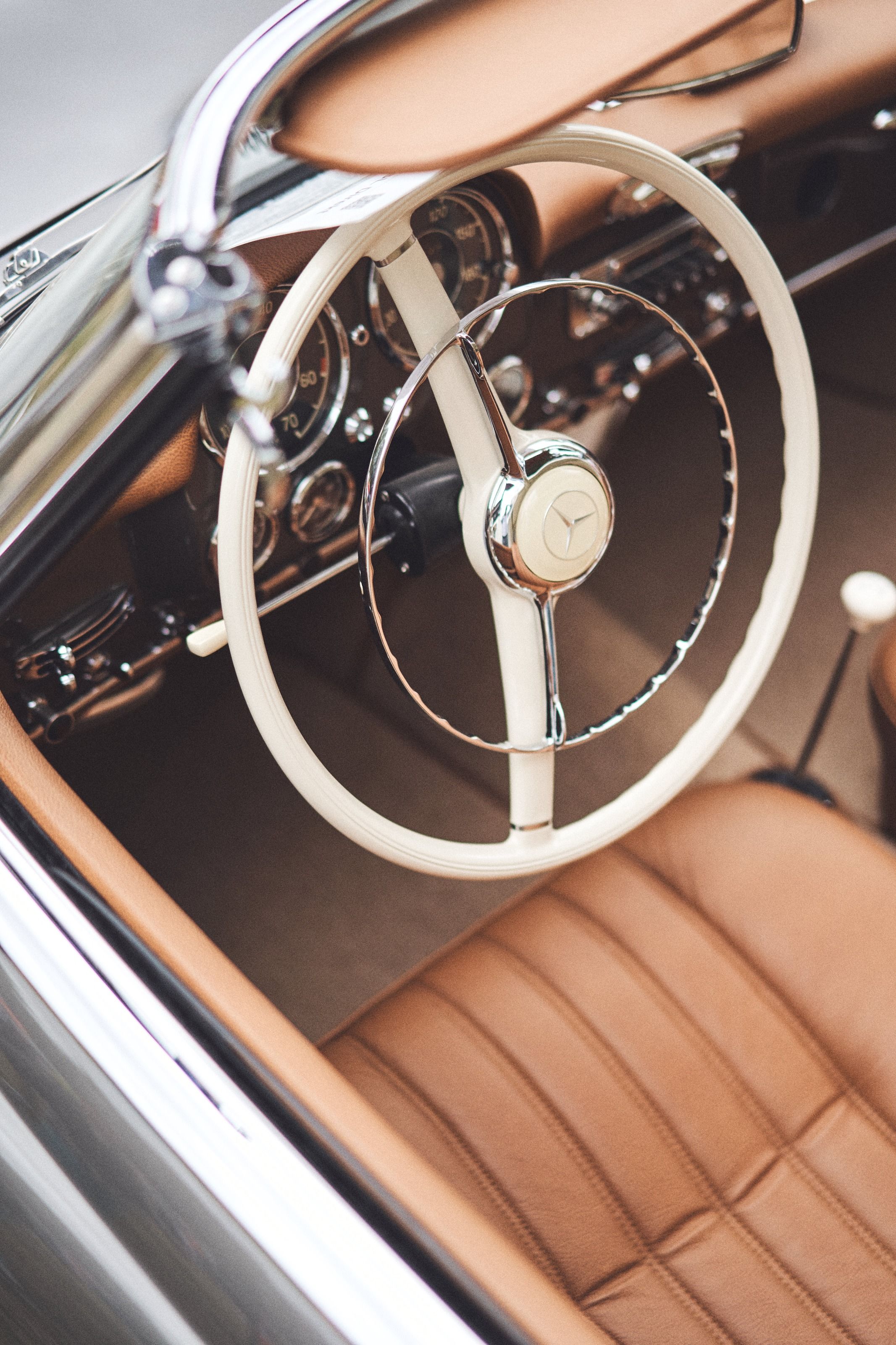 Classic Mercedes sl300 interiour